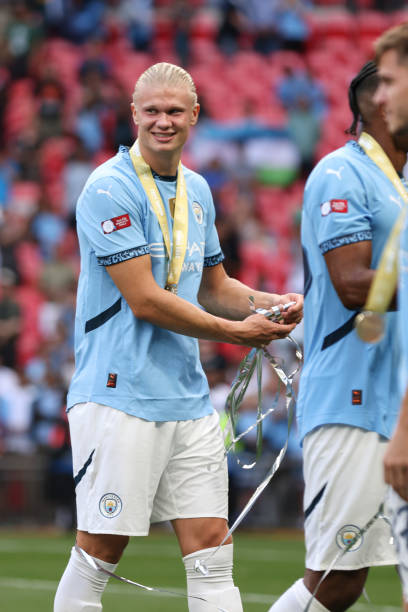 更因为两位 更因为两位