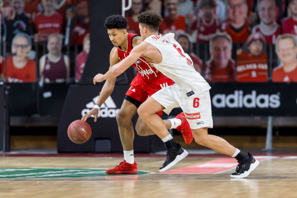 用灵巧的身 用灵巧的身